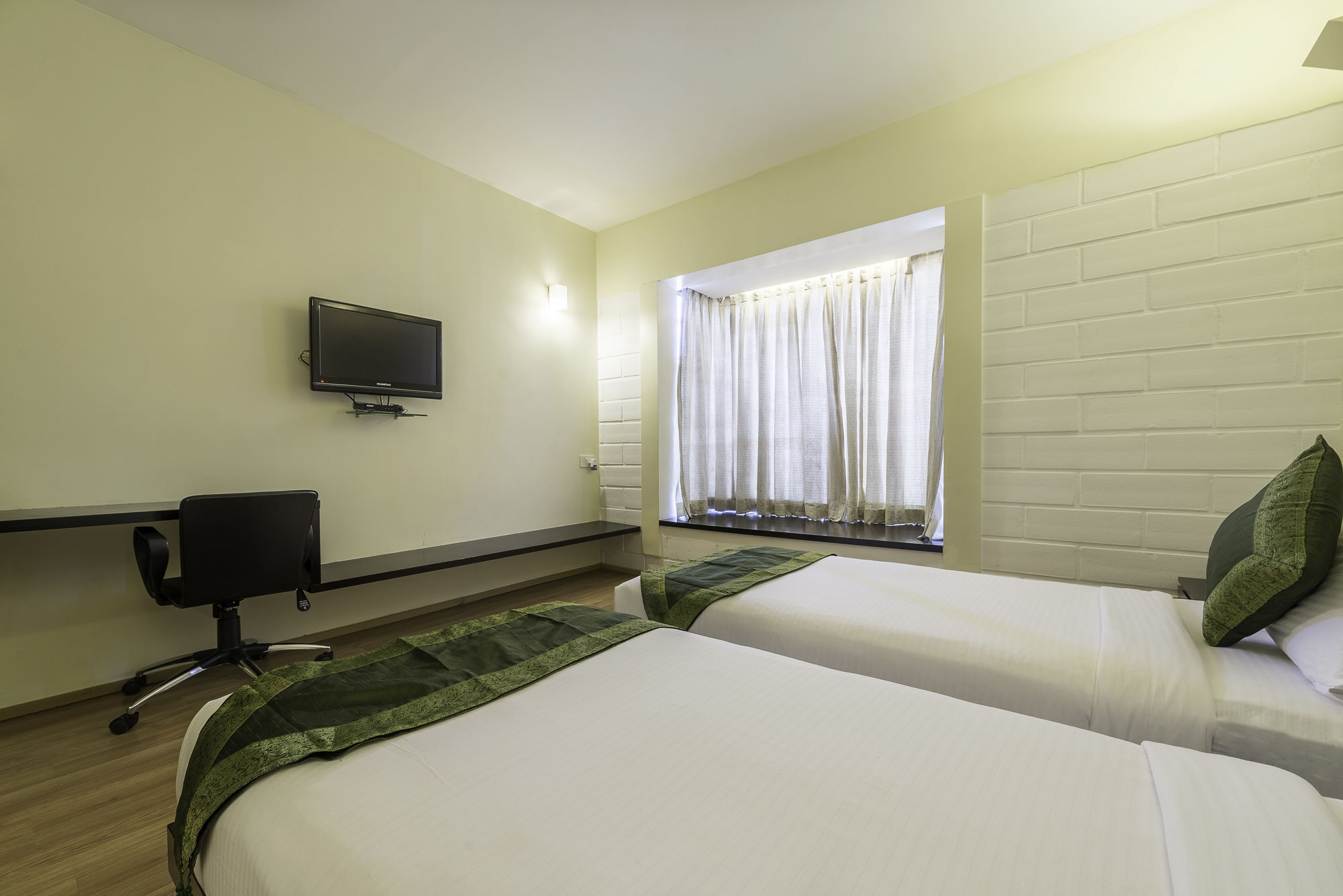 Treebo Trend Spektrum Suites Mysore Eksteriør billede