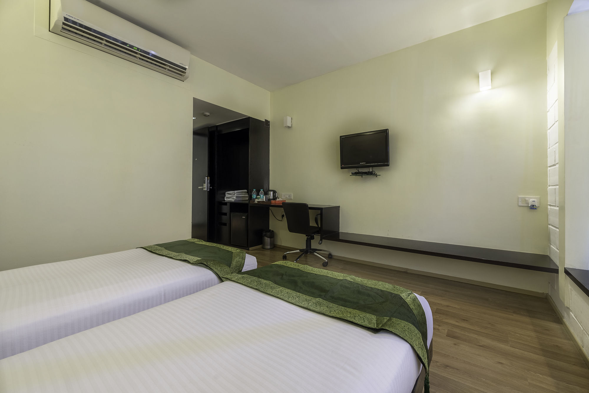 Treebo Trend Spektrum Suites Mysore Eksteriør billede