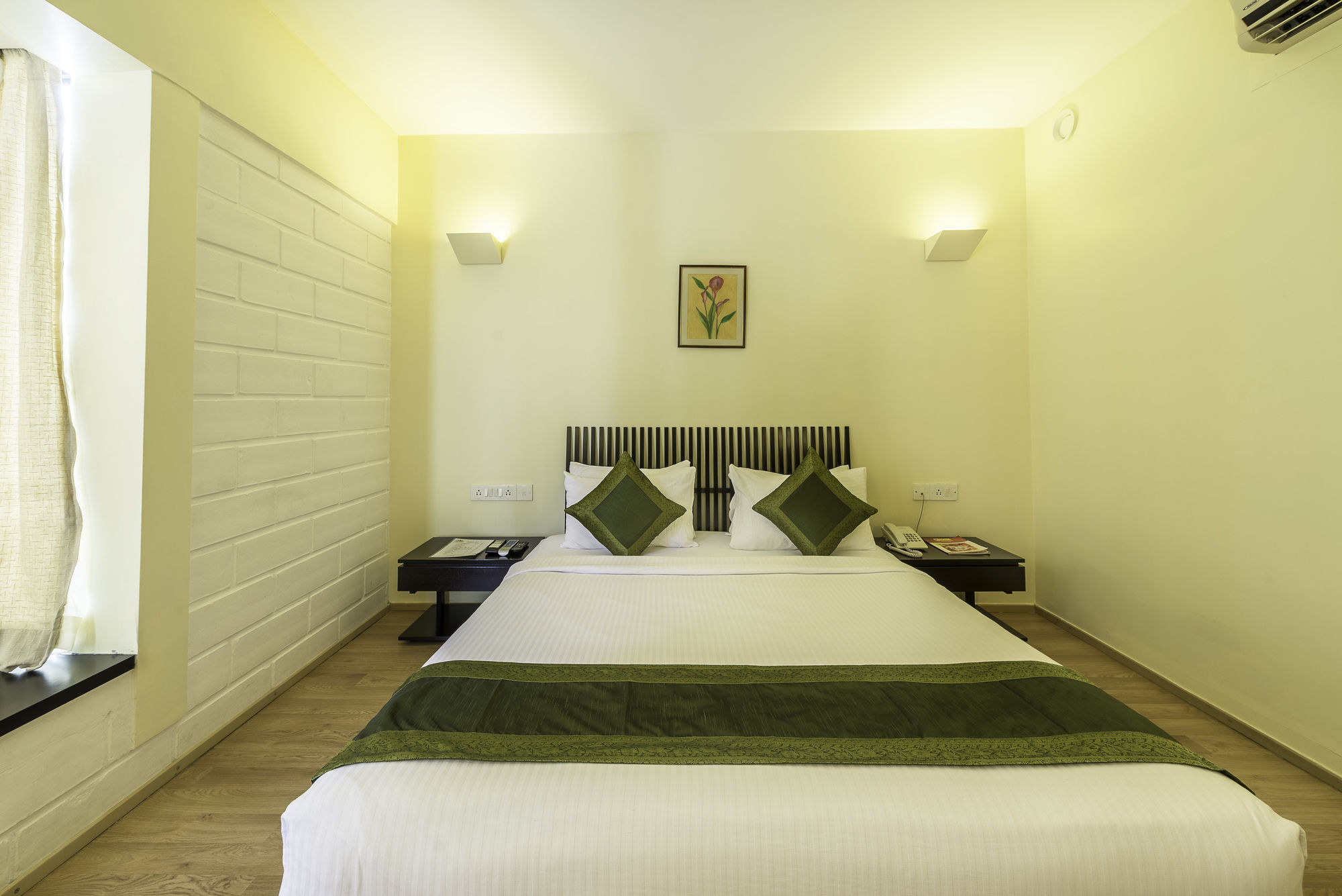 Treebo Trend Spektrum Suites Mysore Eksteriør billede