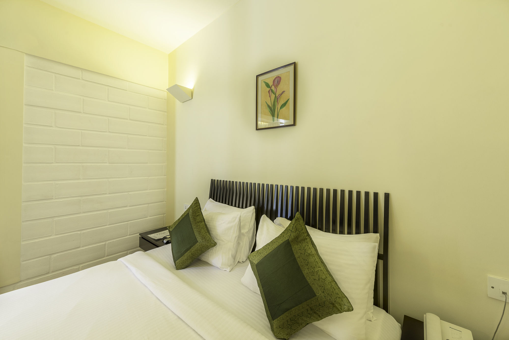 Treebo Trend Spektrum Suites Mysore Eksteriør billede