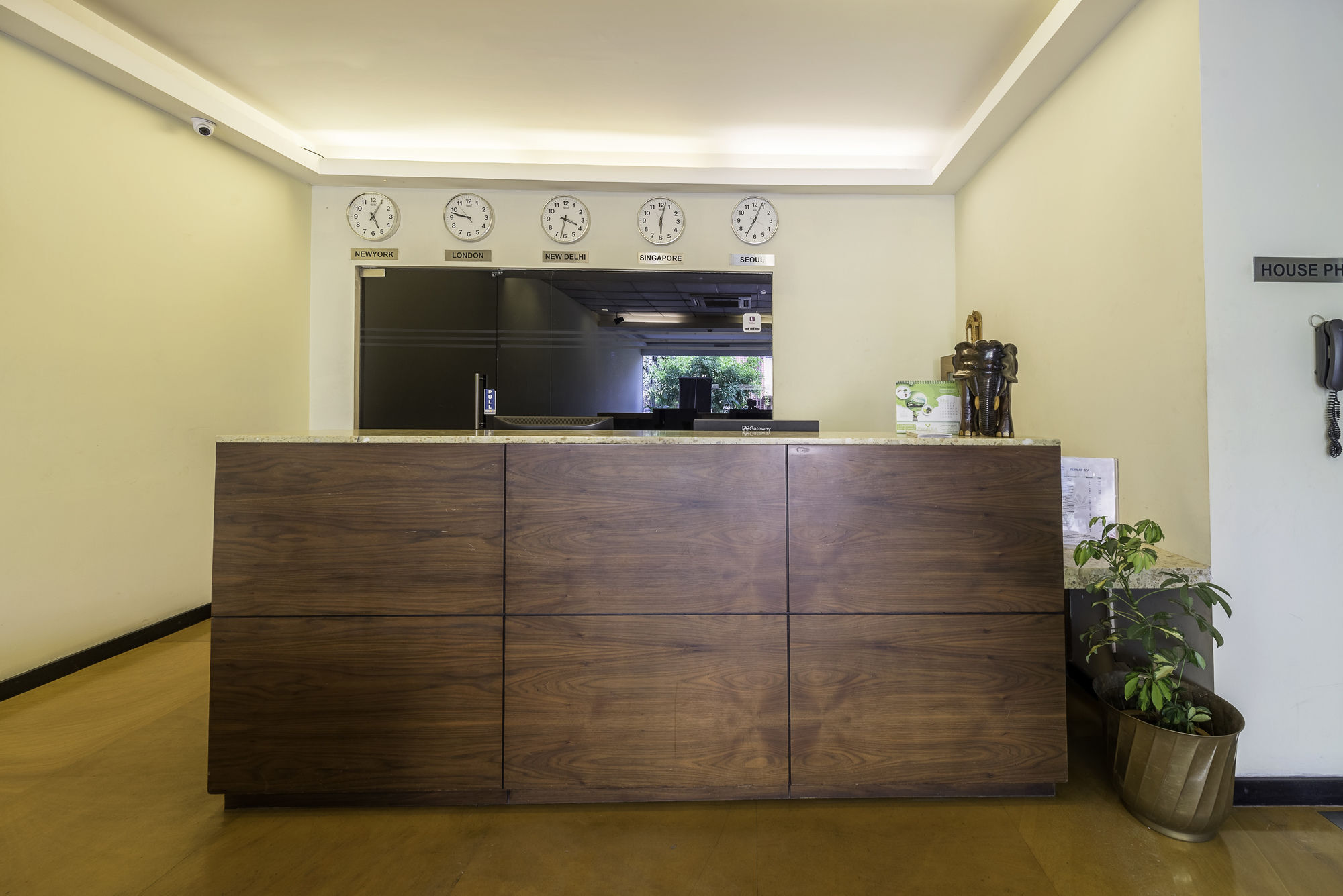 Treebo Trend Spektrum Suites Mysore Eksteriør billede